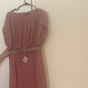 New Never worn Zara cap sleeve pleated body rose pink maxi dress with belt